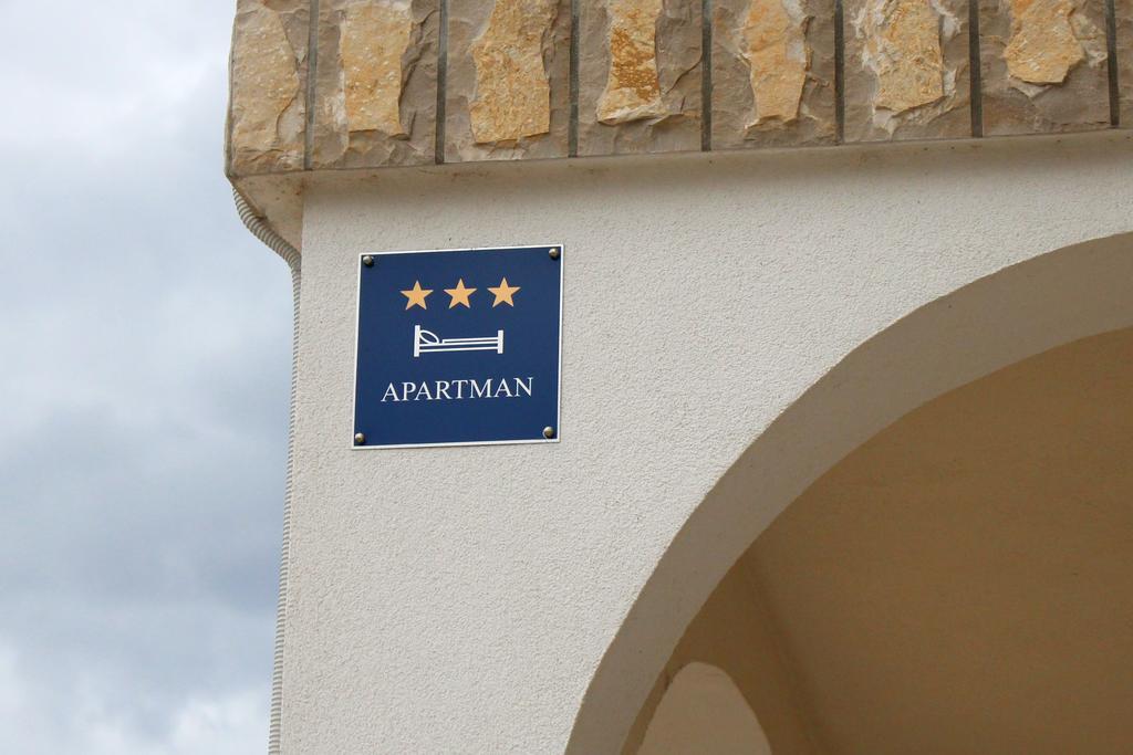Apartments Beba Vir Εξωτερικό φωτογραφία
