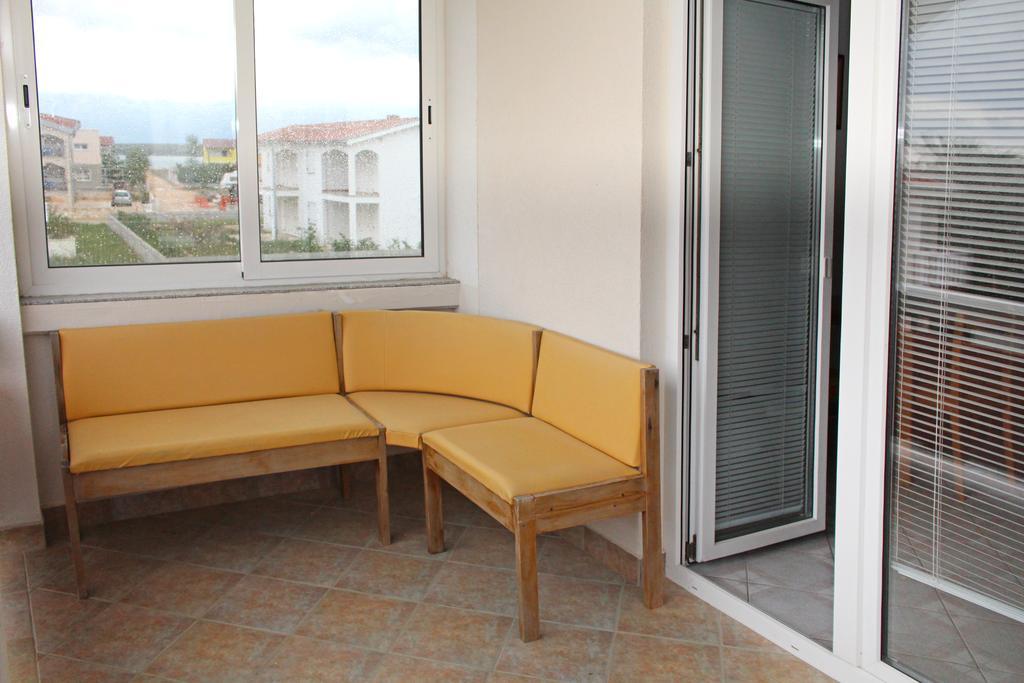 Apartments Beba Vir Εξωτερικό φωτογραφία