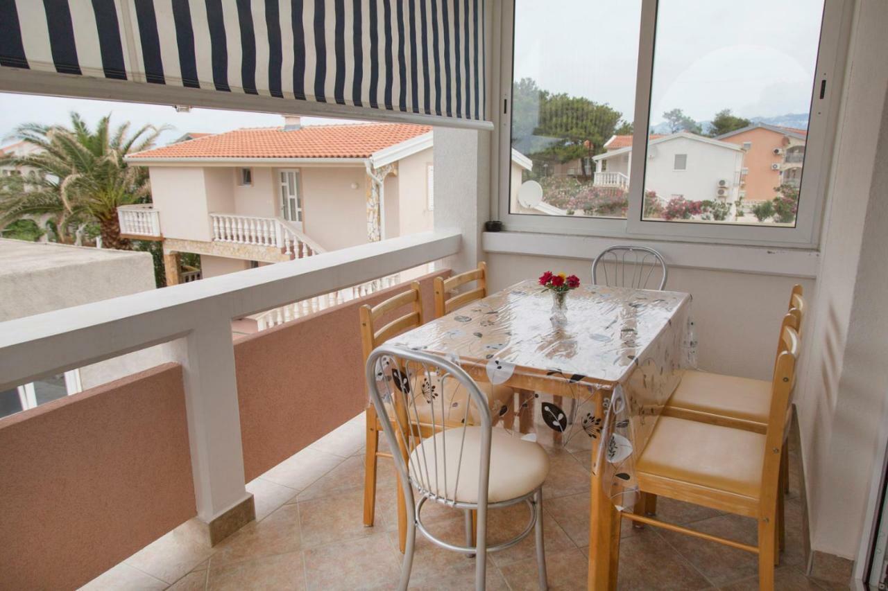 Apartments Beba Vir Εξωτερικό φωτογραφία