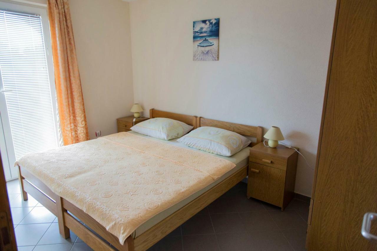 Apartments Beba Vir Εξωτερικό φωτογραφία
