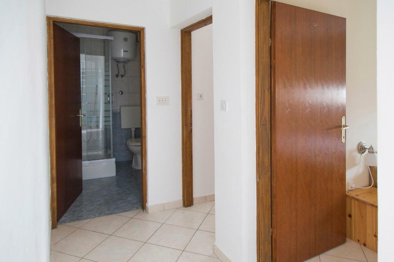 Apartments Beba Vir Εξωτερικό φωτογραφία