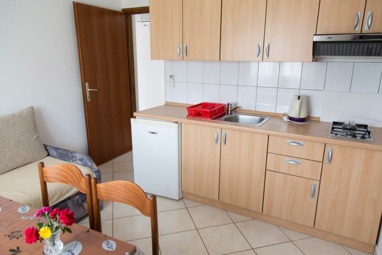 Apartments Beba Vir Εξωτερικό φωτογραφία